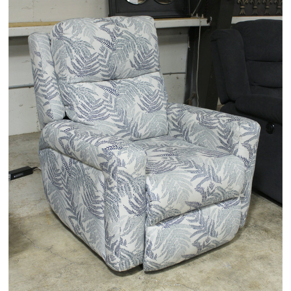 Southern Motion Power Recliner