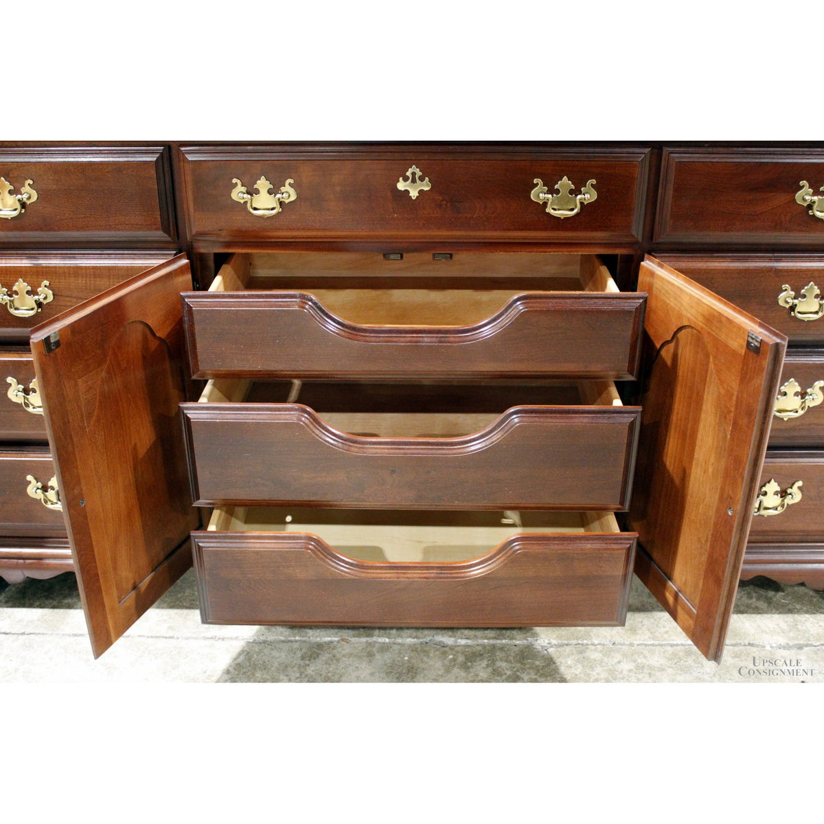 Sumpter Furniture Mahogany Triple Dresser w/Tri-fold Mirror