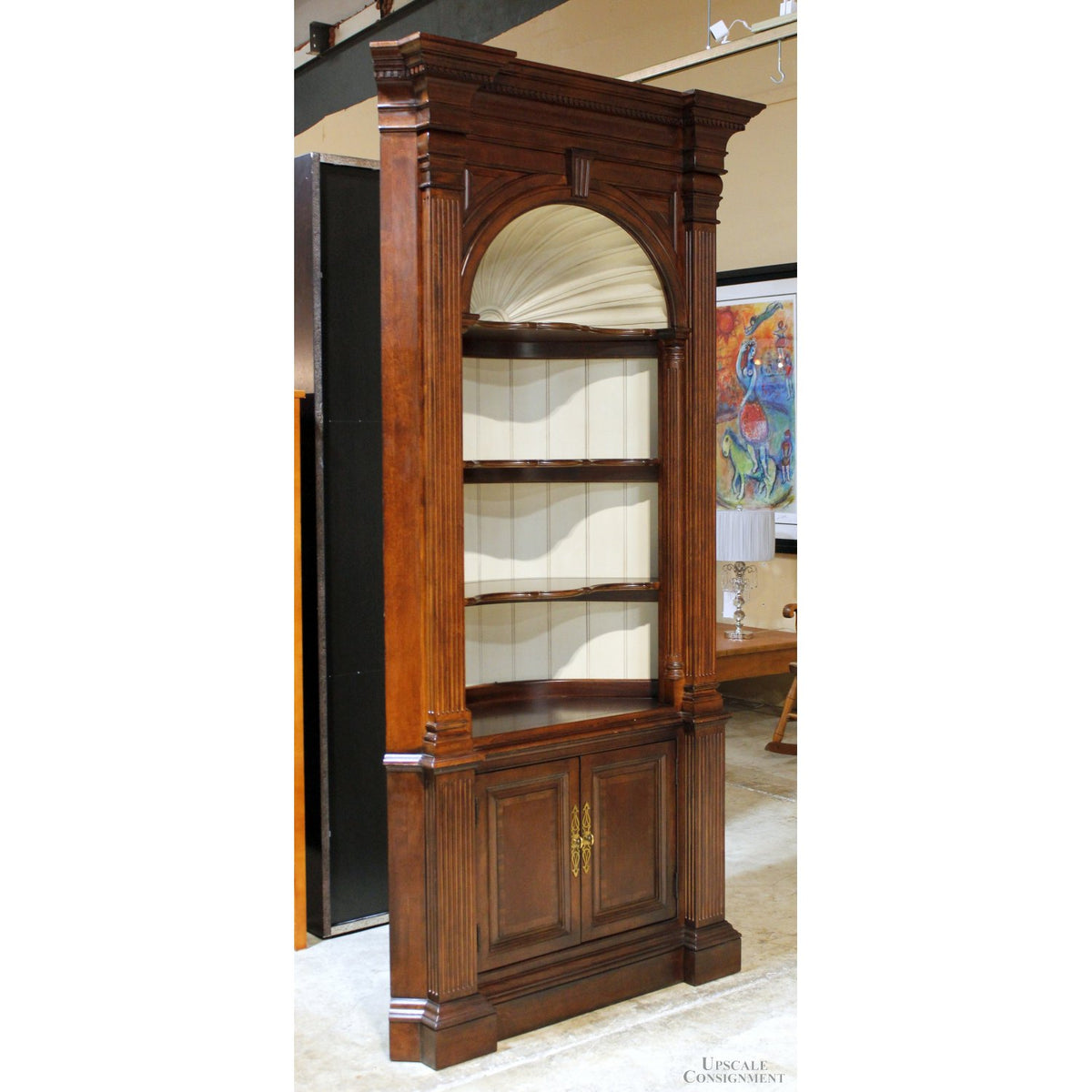 Corner Cabinet w/Shell Top