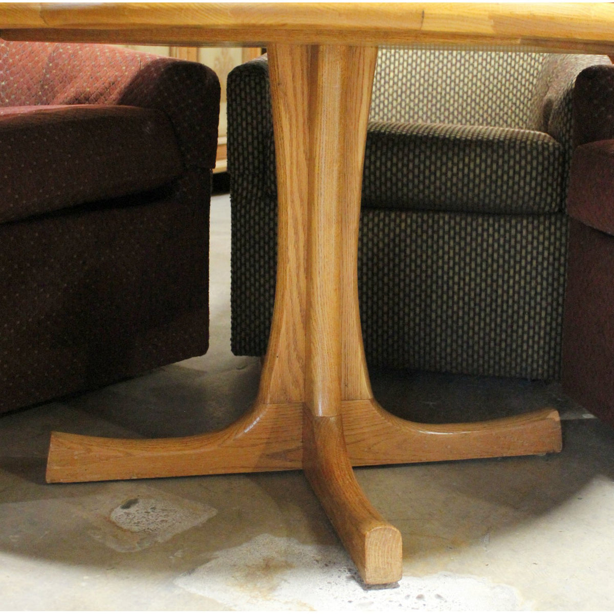 Oak Dinette Set w/4 Upholstered Barrel Chairs