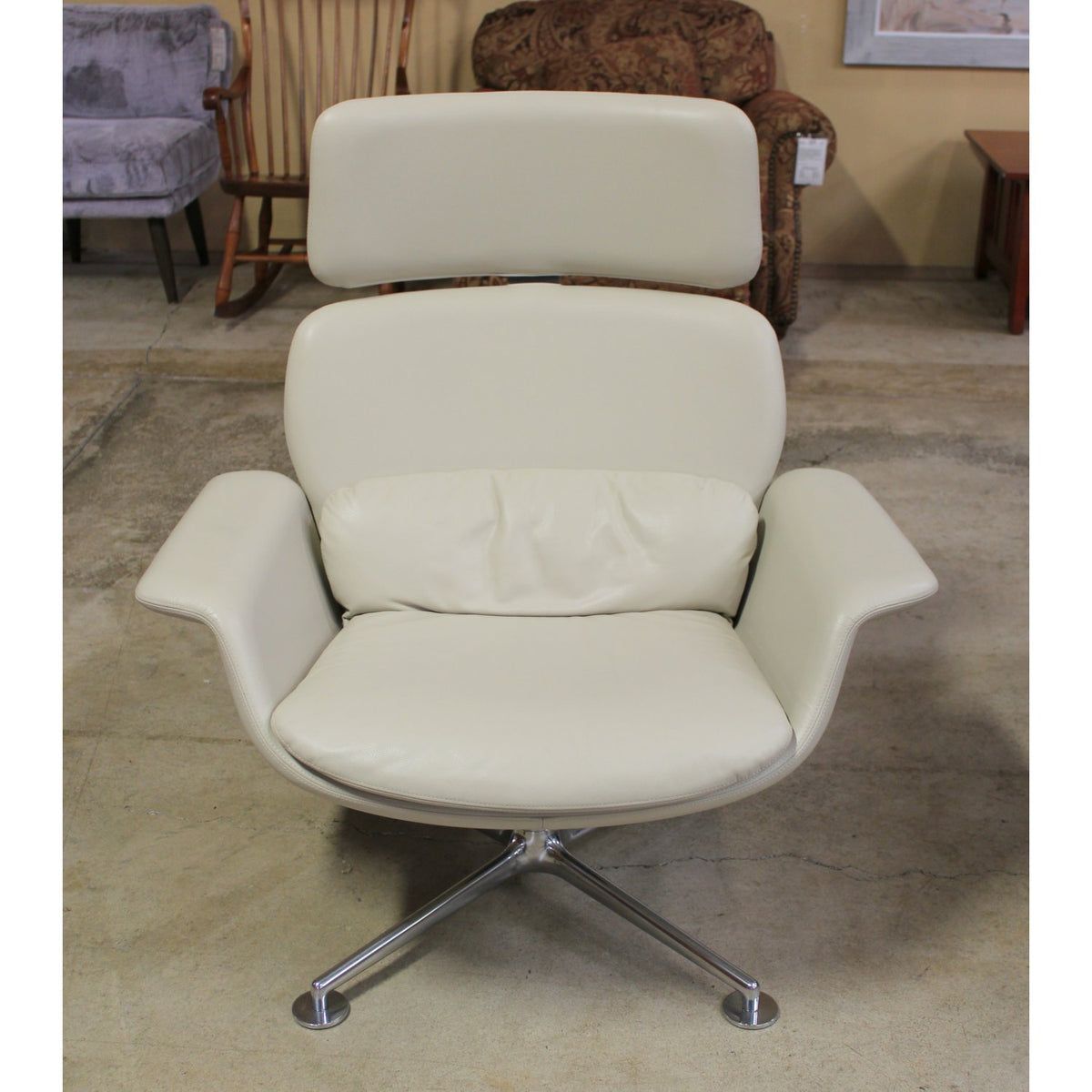 Knoll Swivel High Back Lounge Chair w/ Ottoman