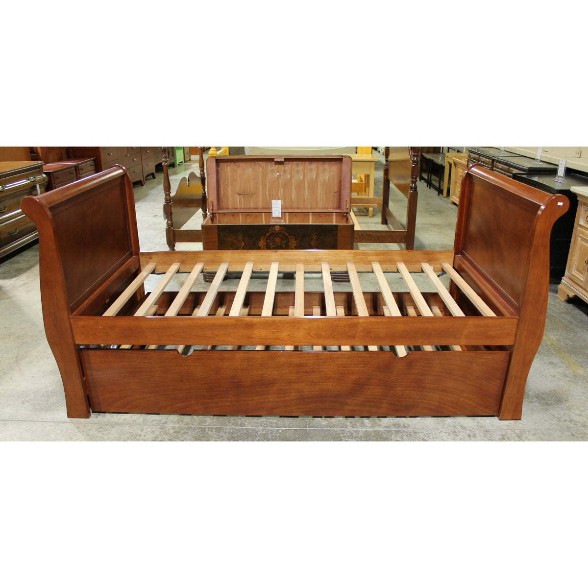 Cherry Twin Sleigh Bed w/Trundle