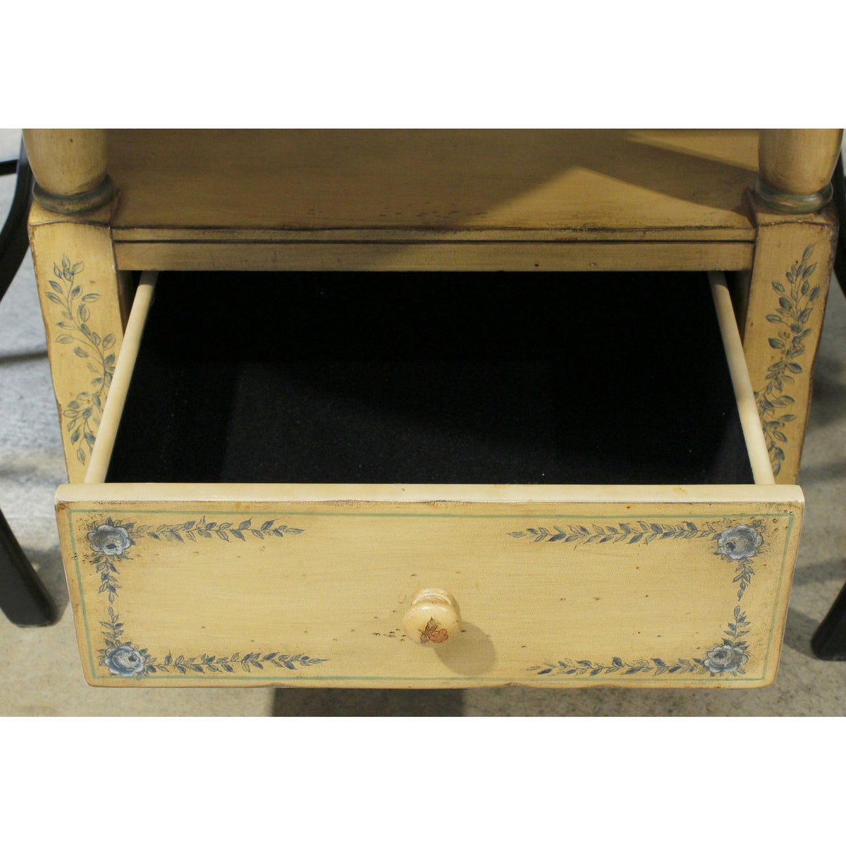 Country Style Handpainted Dining Table w/4 Chairs