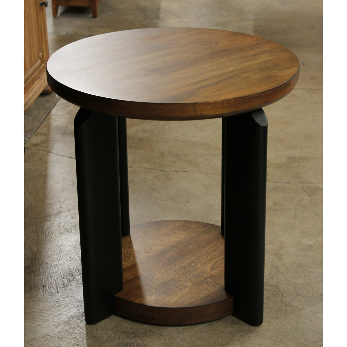 Ashley Round End Table w/Black Pillars
