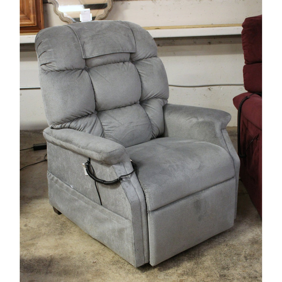 Golden 'Cambridge' Power Lift Recliner