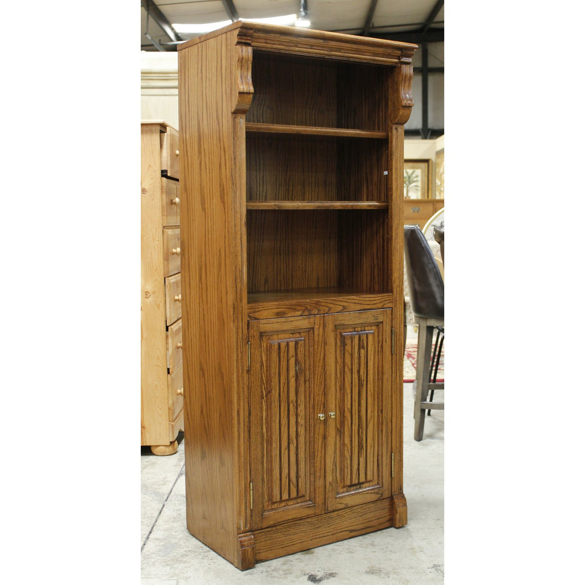 Oak Bookshelf w/Cabinet