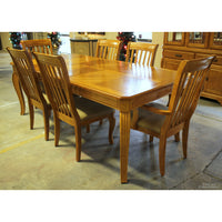 Honey Oak Dining Table w/6 Chairs