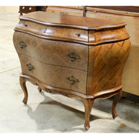 Ethan Allen Bombe Chest