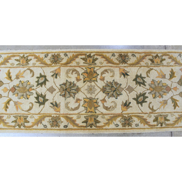 Safavieh 2'3" x 7'11" Runner Rug