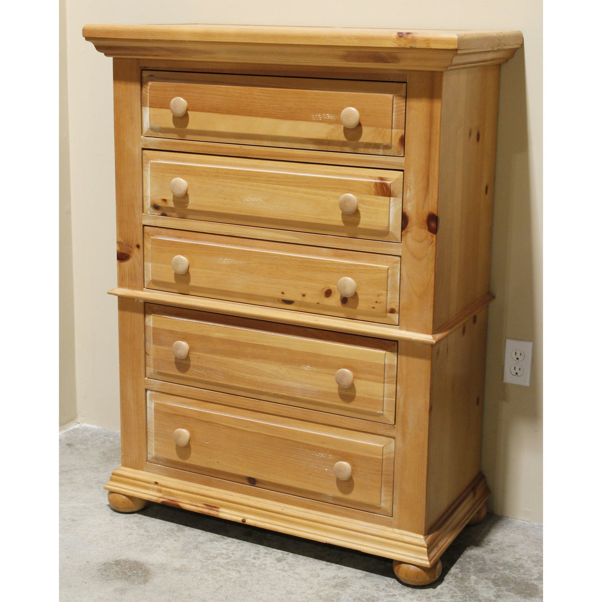 Broyhill 5 Drawer Pine Chest