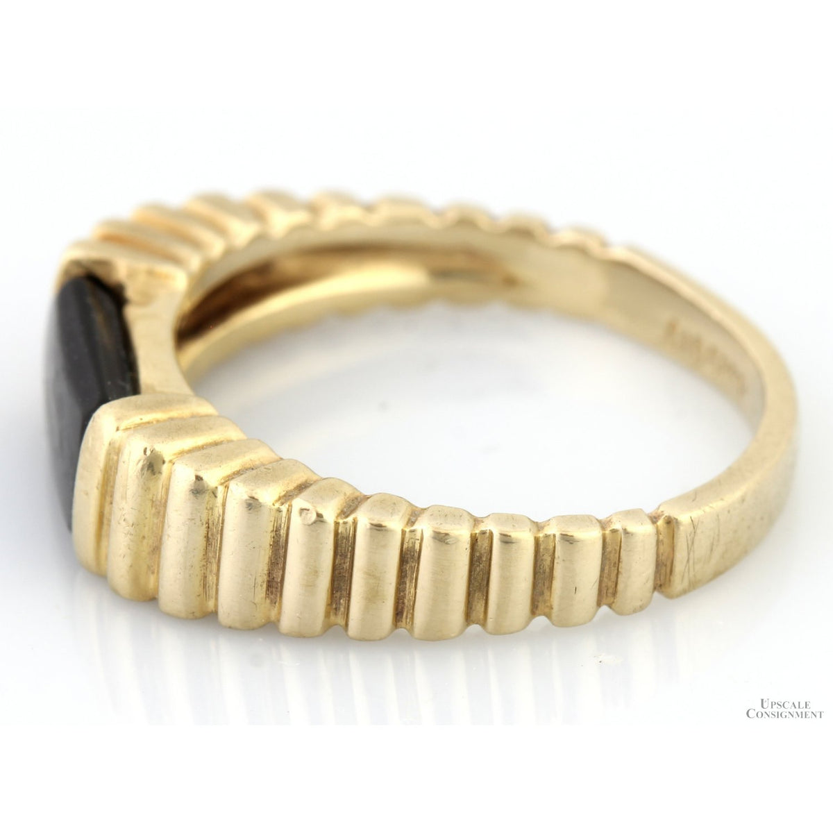 14K Yellow Gold Black Onyx Chalcedony Ribbed Band