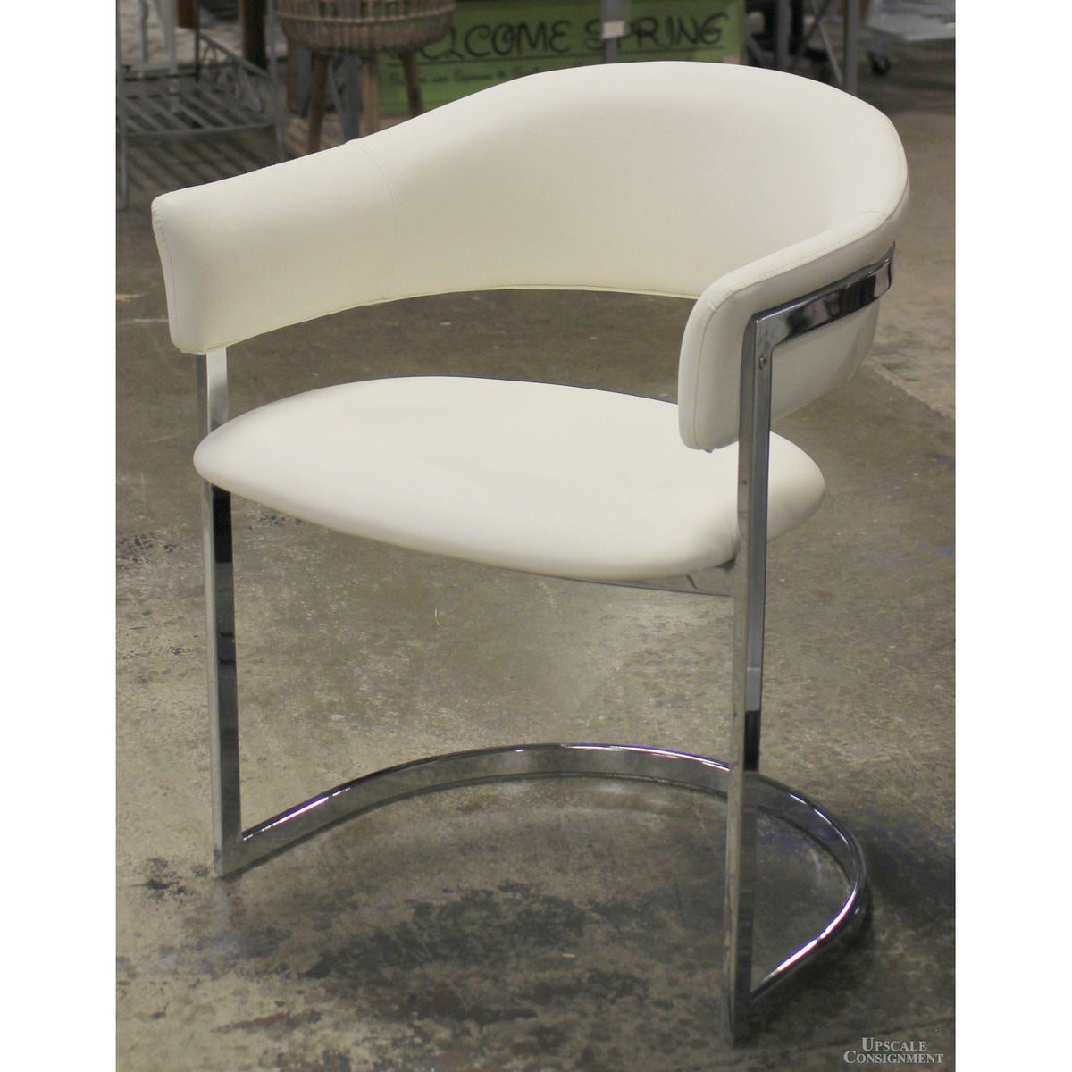 VIG Furn. Curved Back Cream Leather Accent Chair