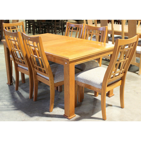 Master Home Furnishings Dining Table w/6 Chairs