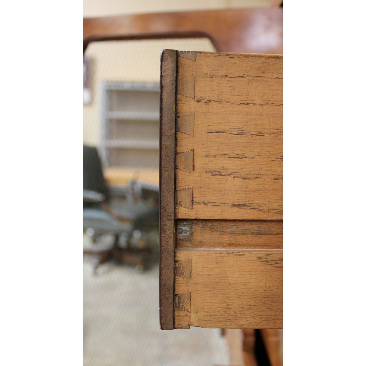 3 pc. Vanity w/Drawers