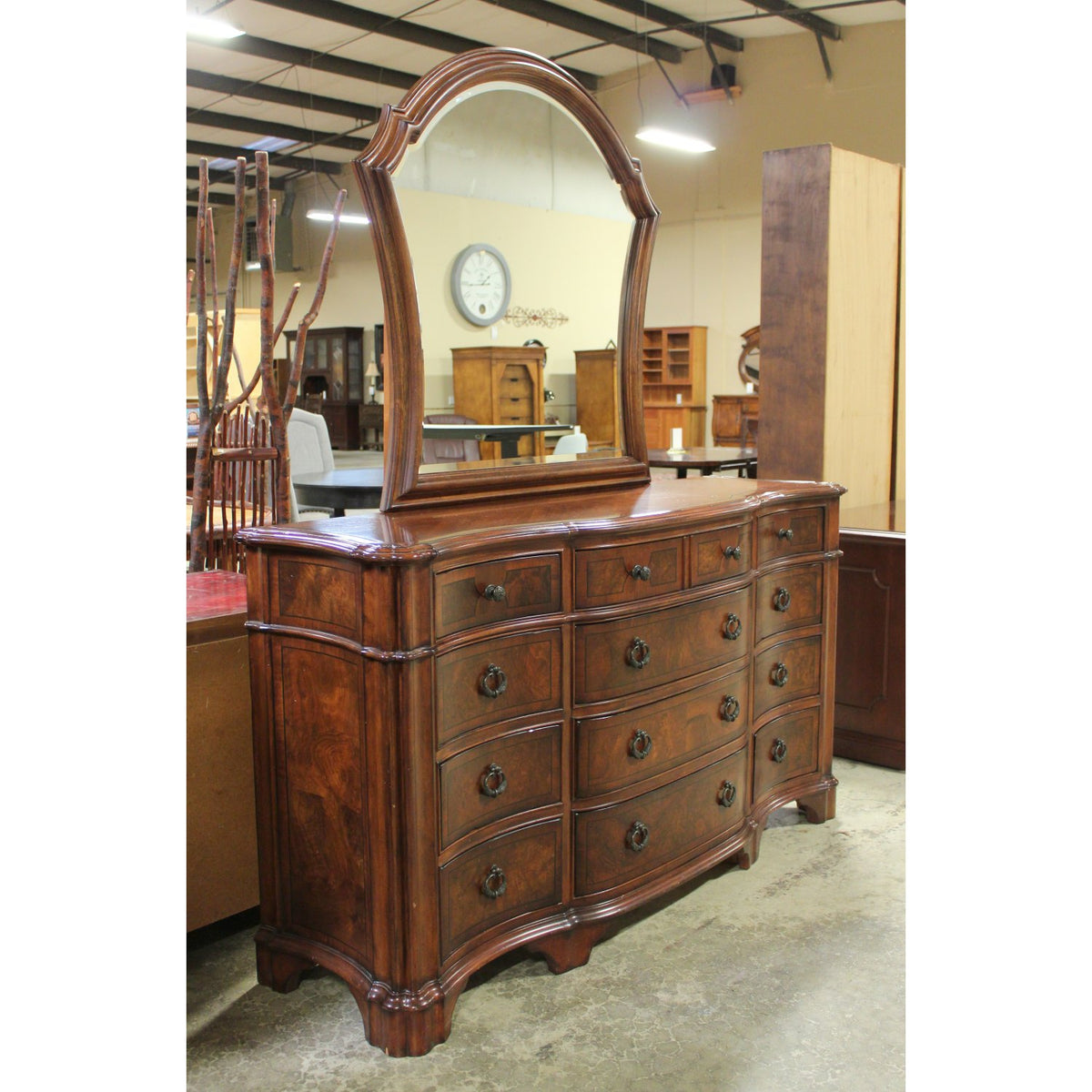 Serpentine Triple Dresser w/Mirror