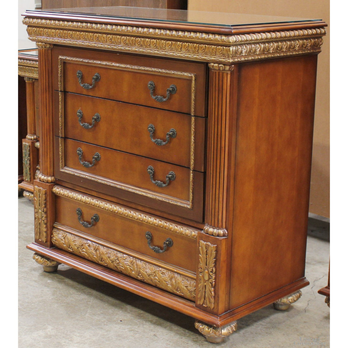 Pulaski Gentleman's Dresser