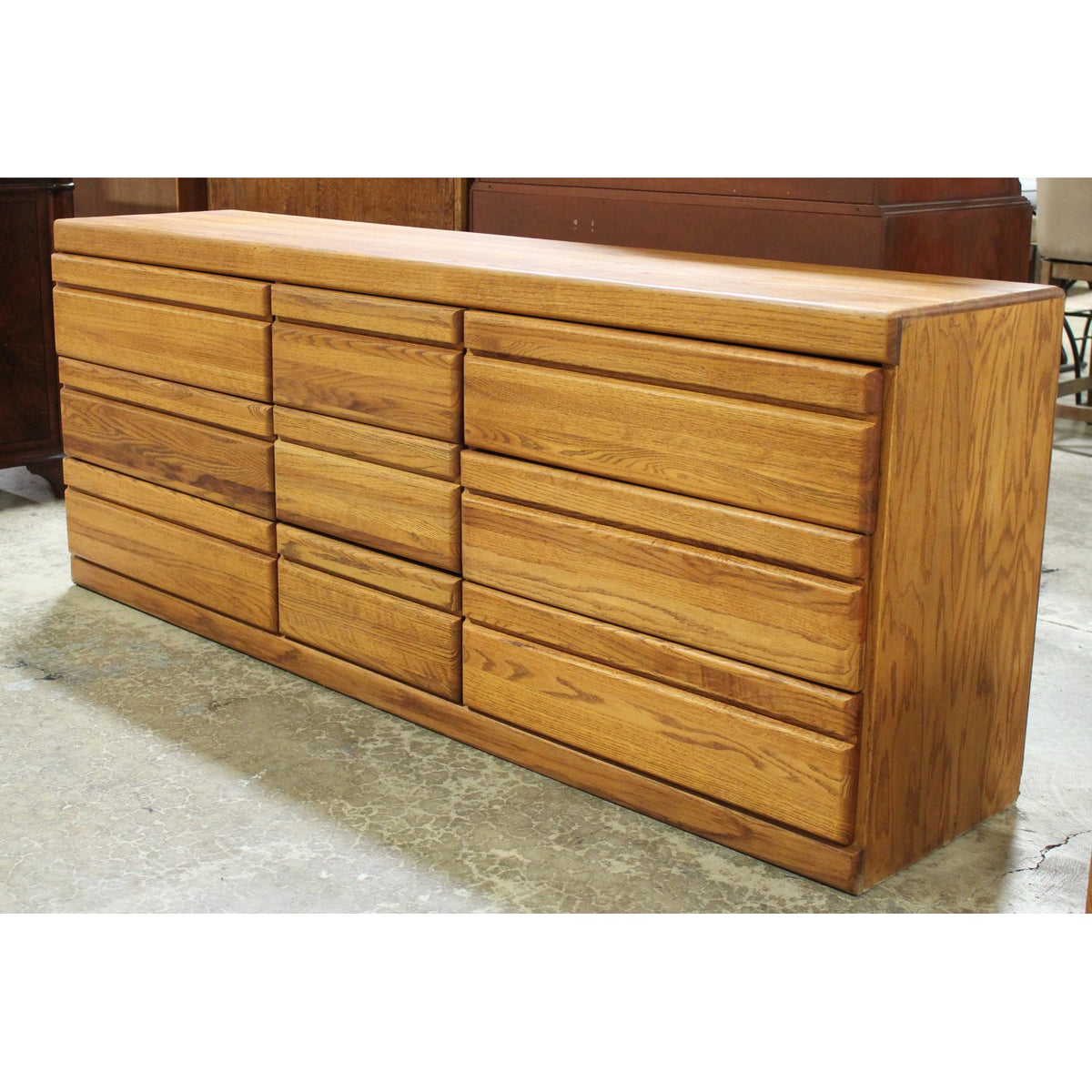 Oak 9 Drawer Dresser