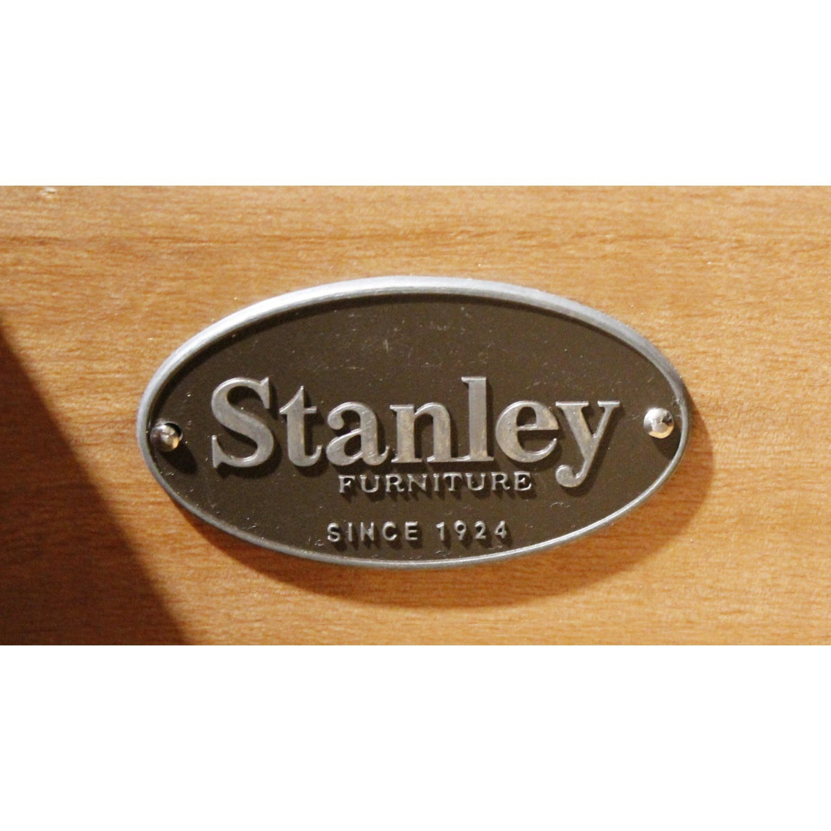 Stanley 9 Drawer Dresser w/Mirror