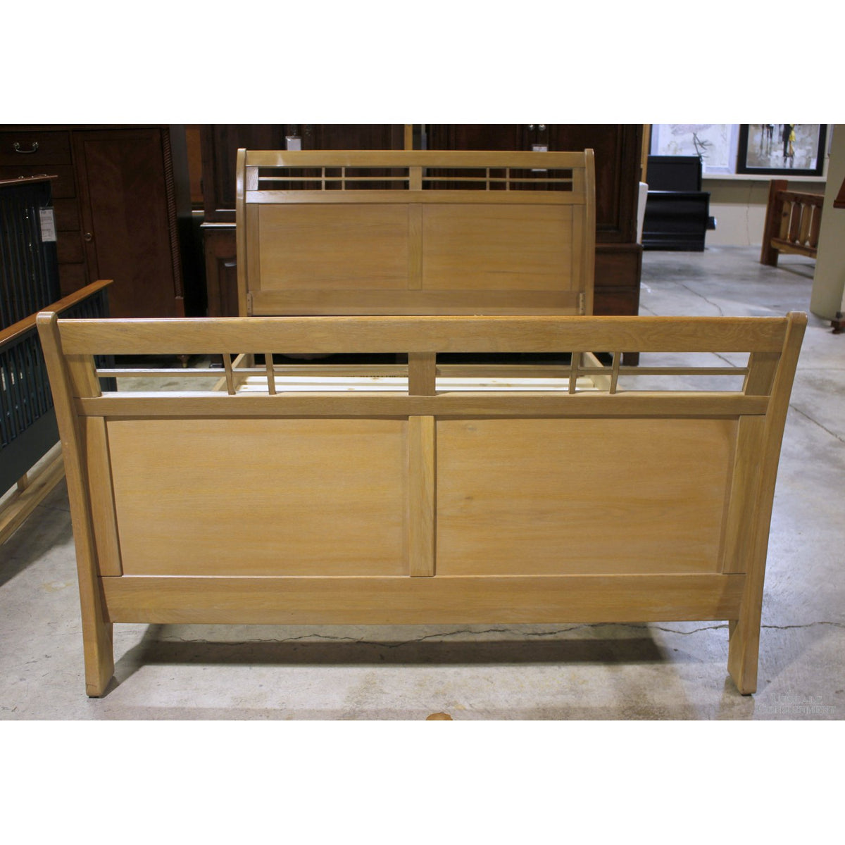 Universal Queen Size Oak Sleigh Bed