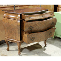 Ethan Allen Bombe Chest