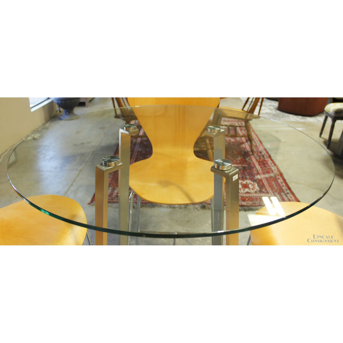 Round Glass Top Bar Height Table w/4 Bentwood Stools