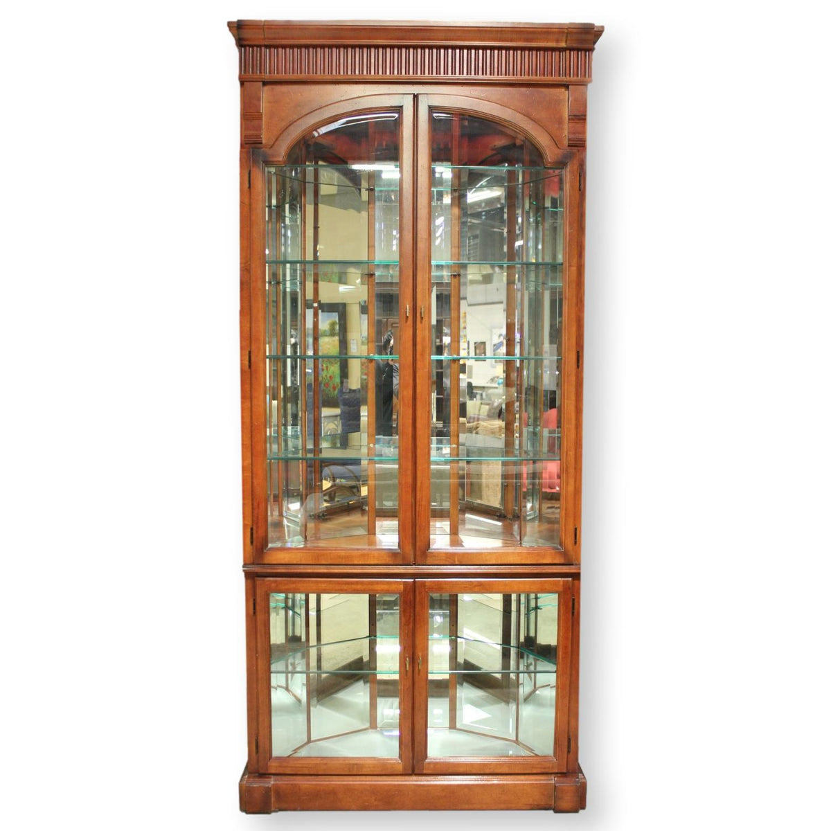 Pulaski 2pc. Curio Cabinet w/Curved Mirrored Back