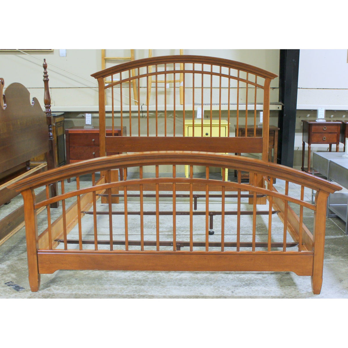 Cherry Spindle Queen Bed