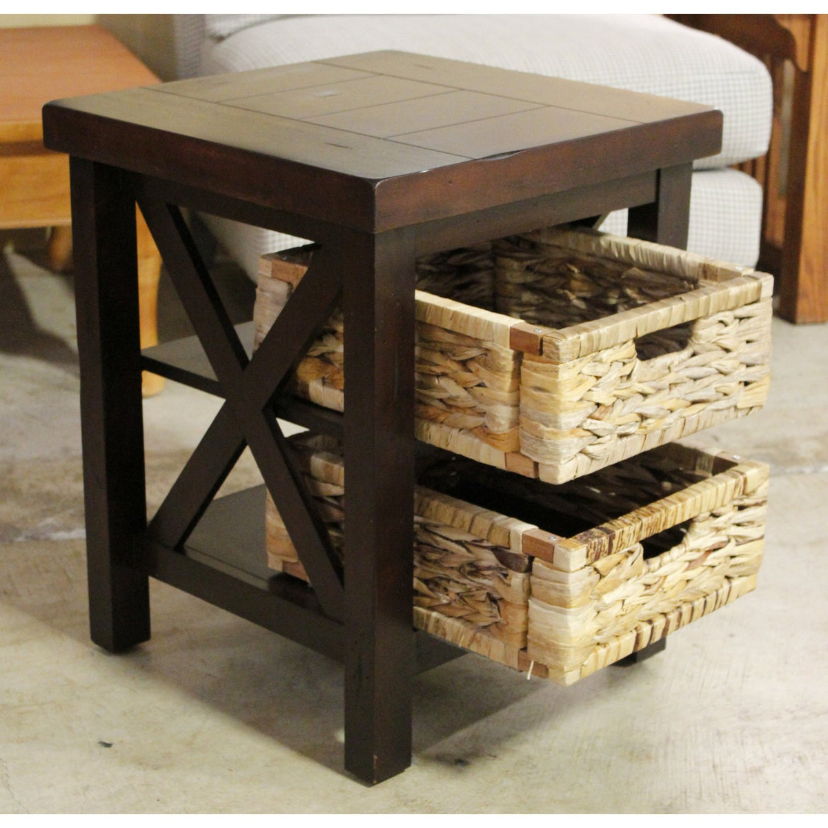 Mahogany End Table w/Basket Drawers