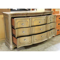 Flexsteel 'San Cristobal' Triple Dresser