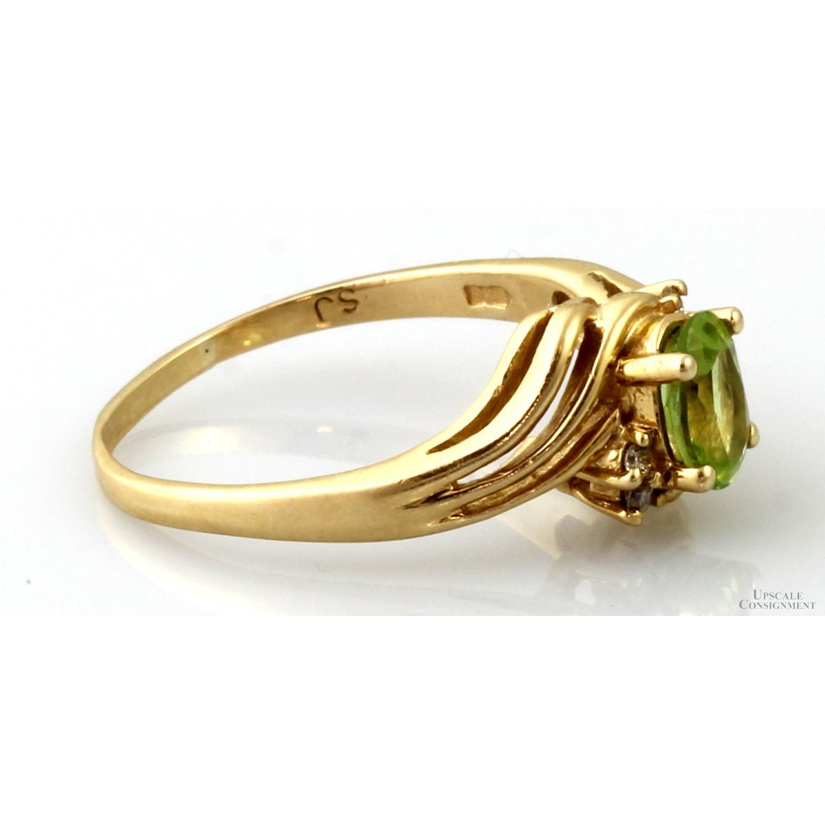 Supreme Jewelry Peridot & Diamond Ring in 14K Yellow Gold
