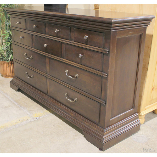 Stanley Furniture 11 Drawer Mule Dresser