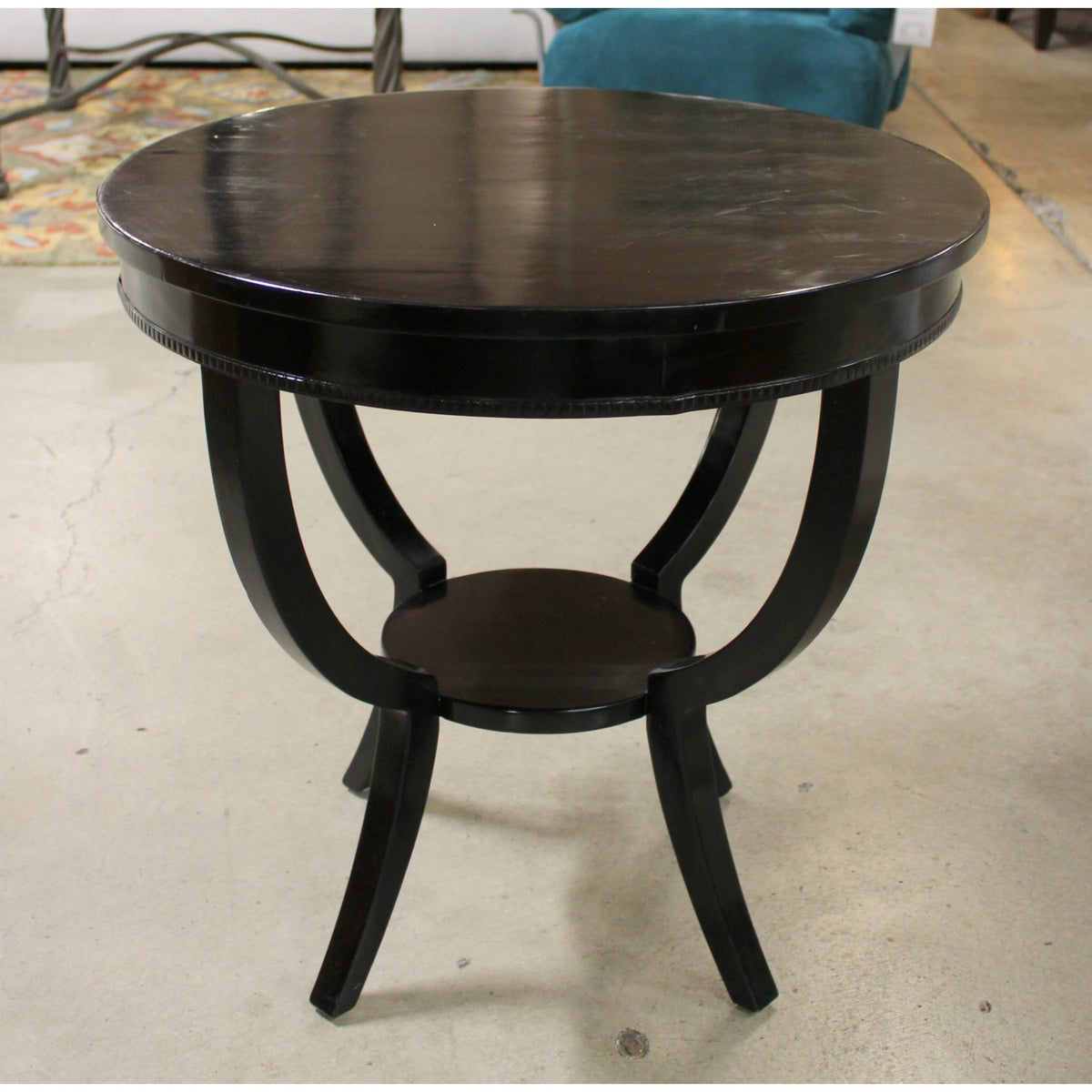 Round Black Accent Table w/Curved Legs