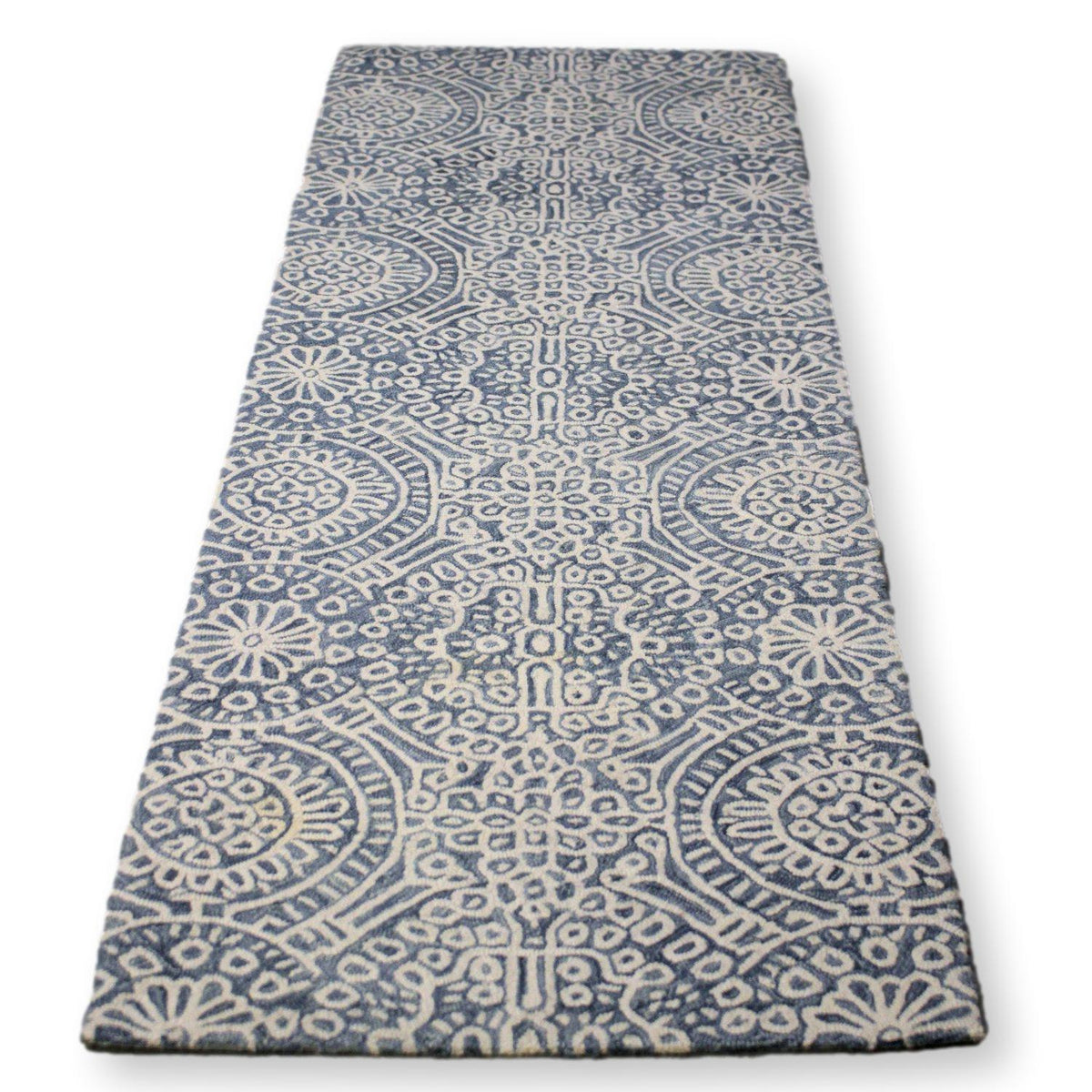 Dash & Albert 2' 5'' X 8' Blue & White Hooked Runner Area Rug