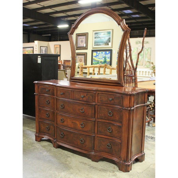 Serpentine Triple Dresser w/Mirror