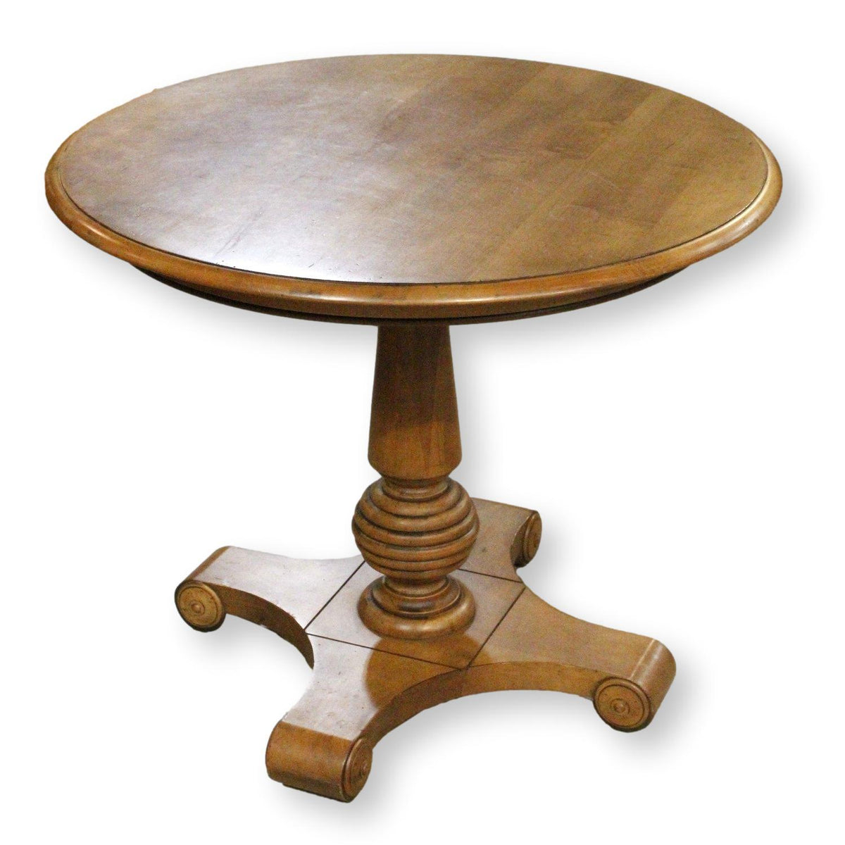 Ethan Allen 'New Country' Round Pedestal Accent Table
