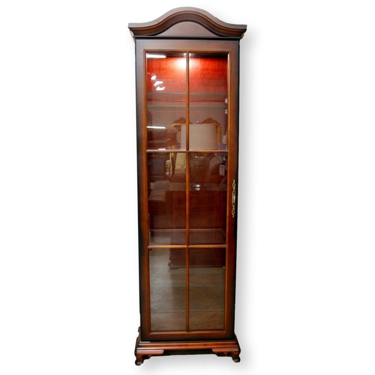 Bombay Co.Cherry Curio Cabinet (Opens Left)