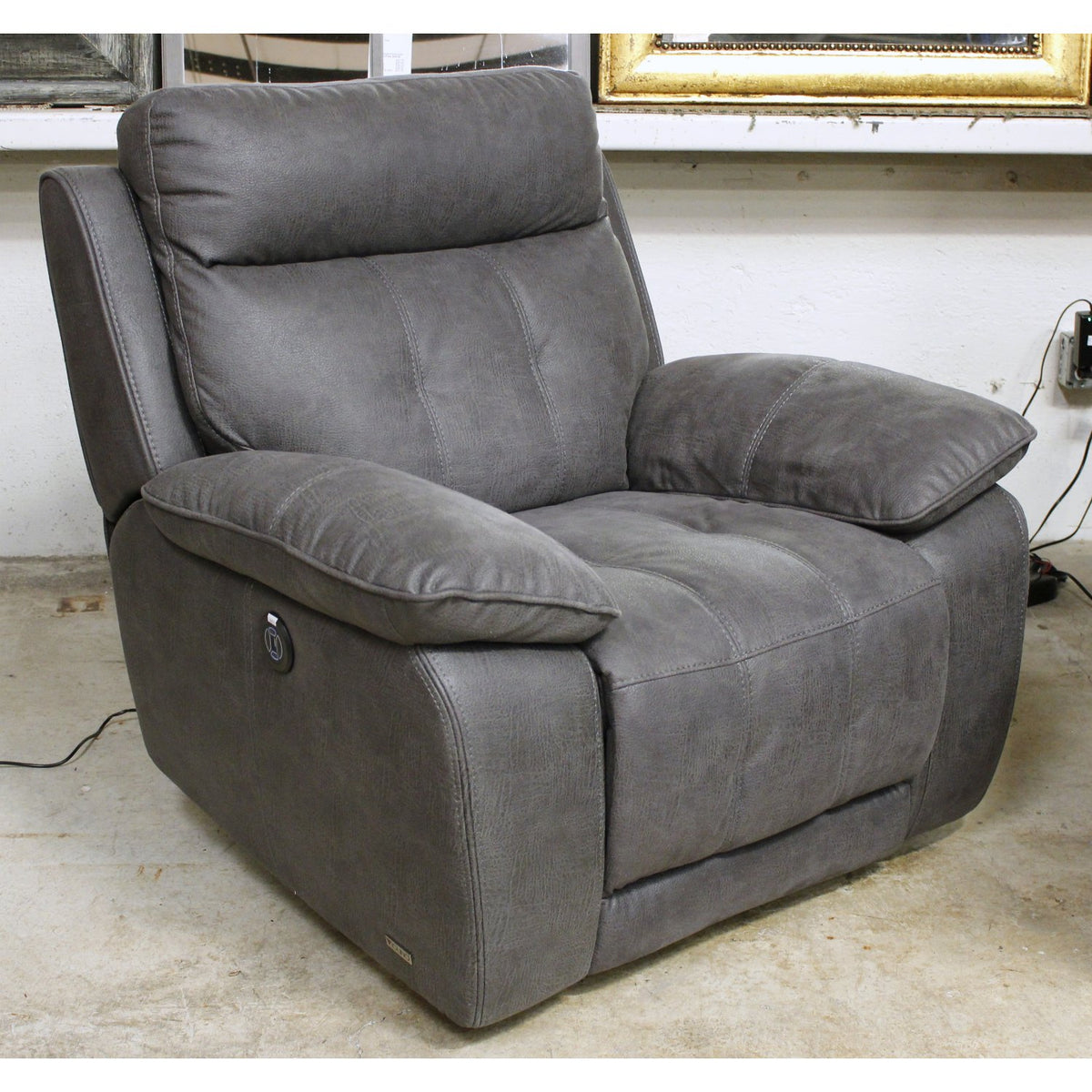 Voilino Dark Gray Power Recliner w/Adj. Headrest