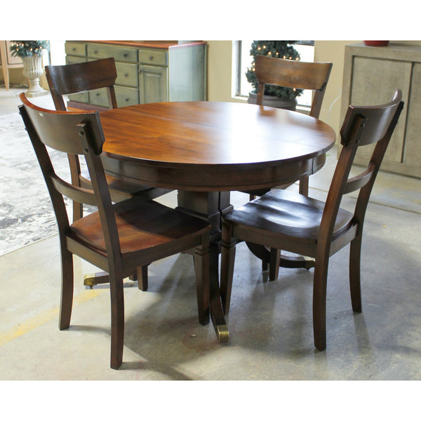Round Dining Table w/4 Chairs