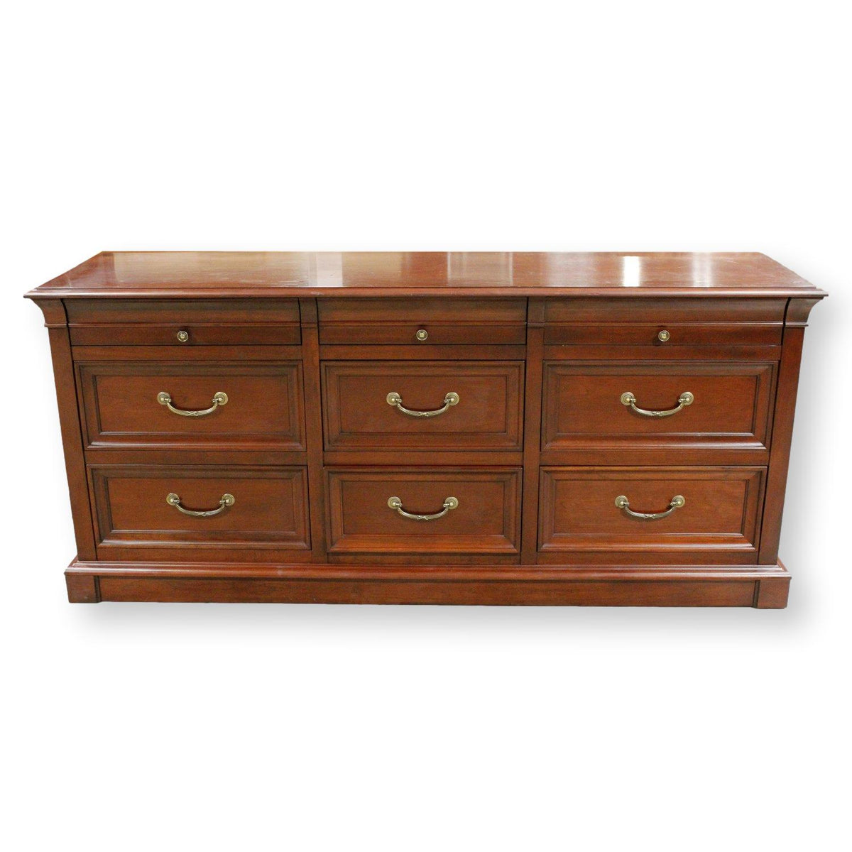 Ethan Allen Nine Drawer Dresser