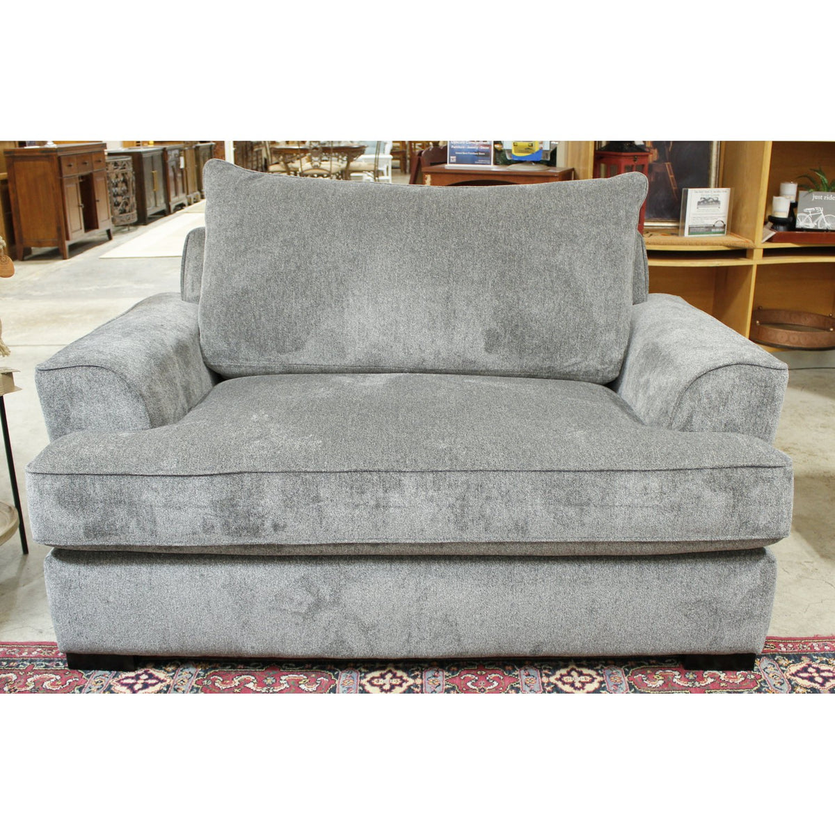 Gray Chenille Loveseat w/Throw Pillows