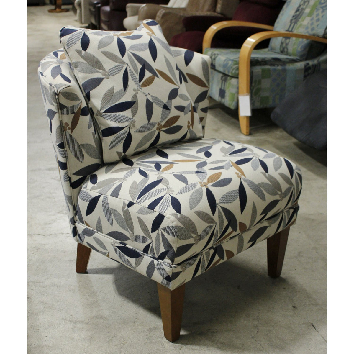 La-Z-Boy Tapestry Chair w/Pillow