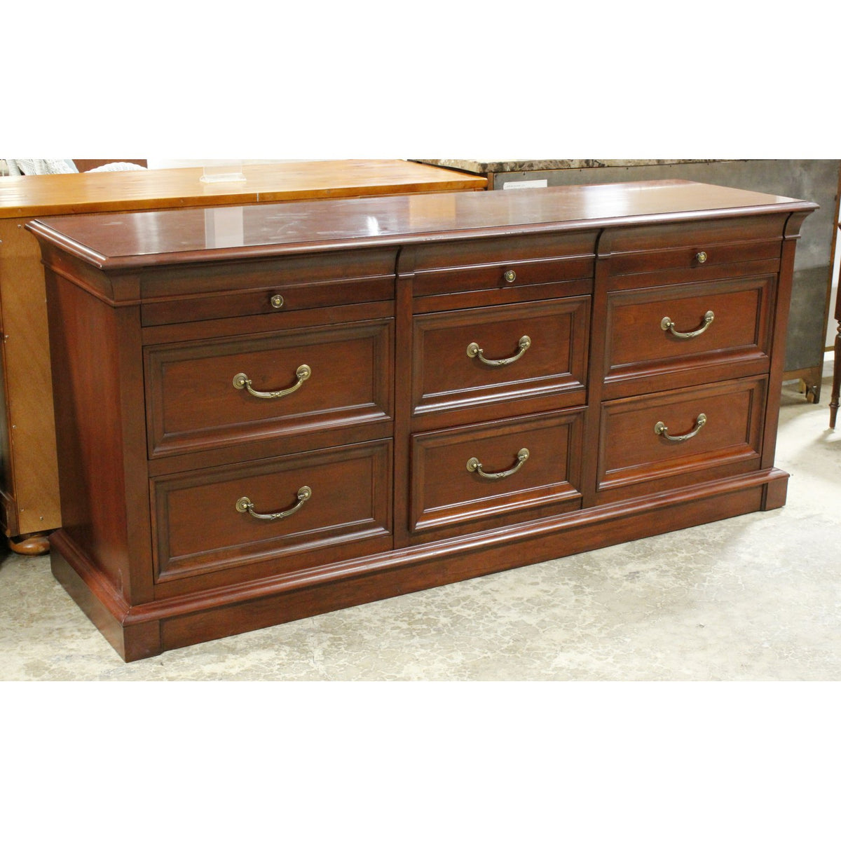 Ethan Allen Nine Drawer Dresser