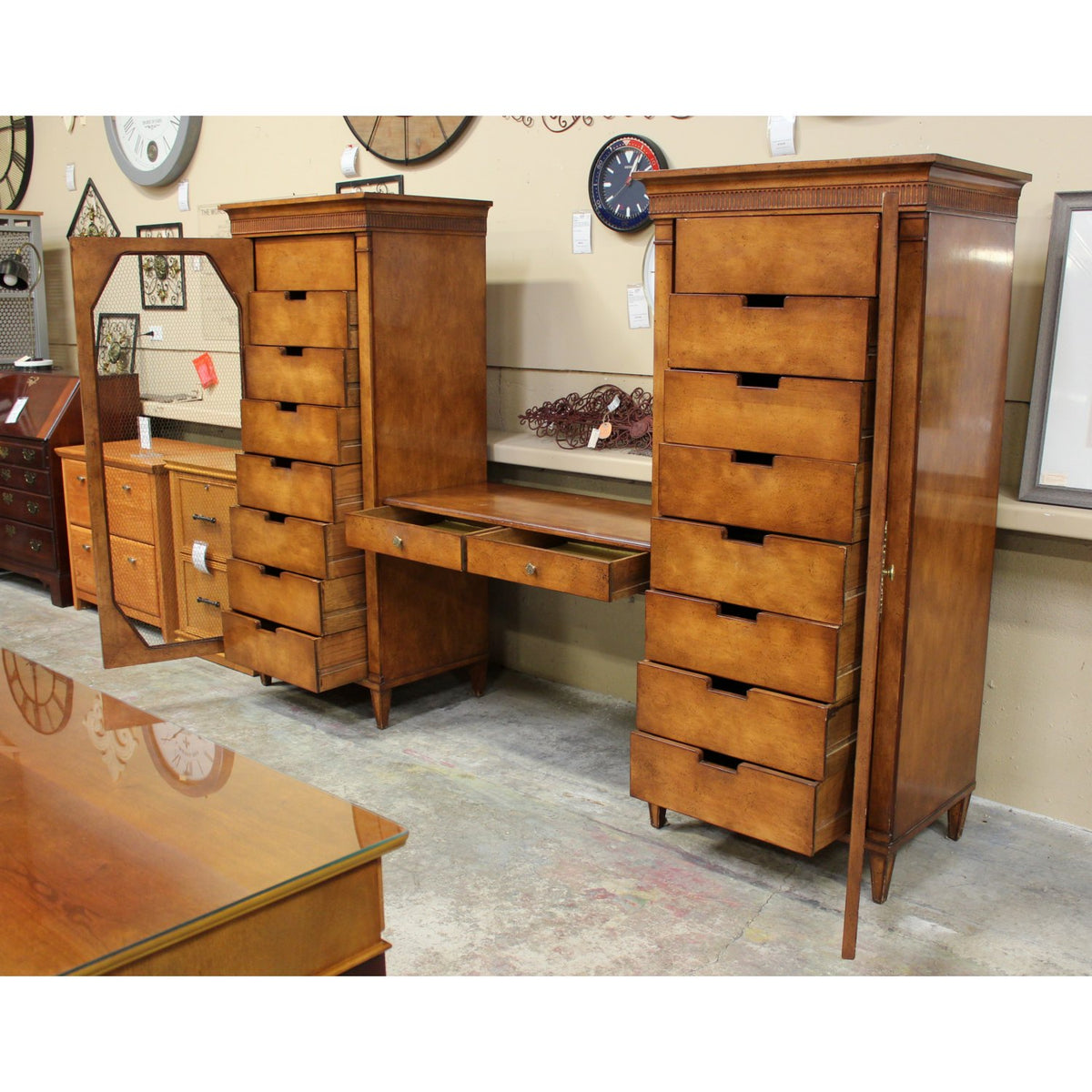 3 pc. Vanity w/Drawers