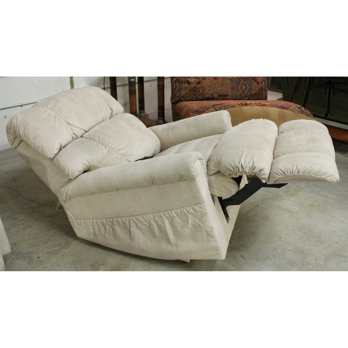 La-Z-Boy Luxury Lift Dual Motor Power Lift Recliner