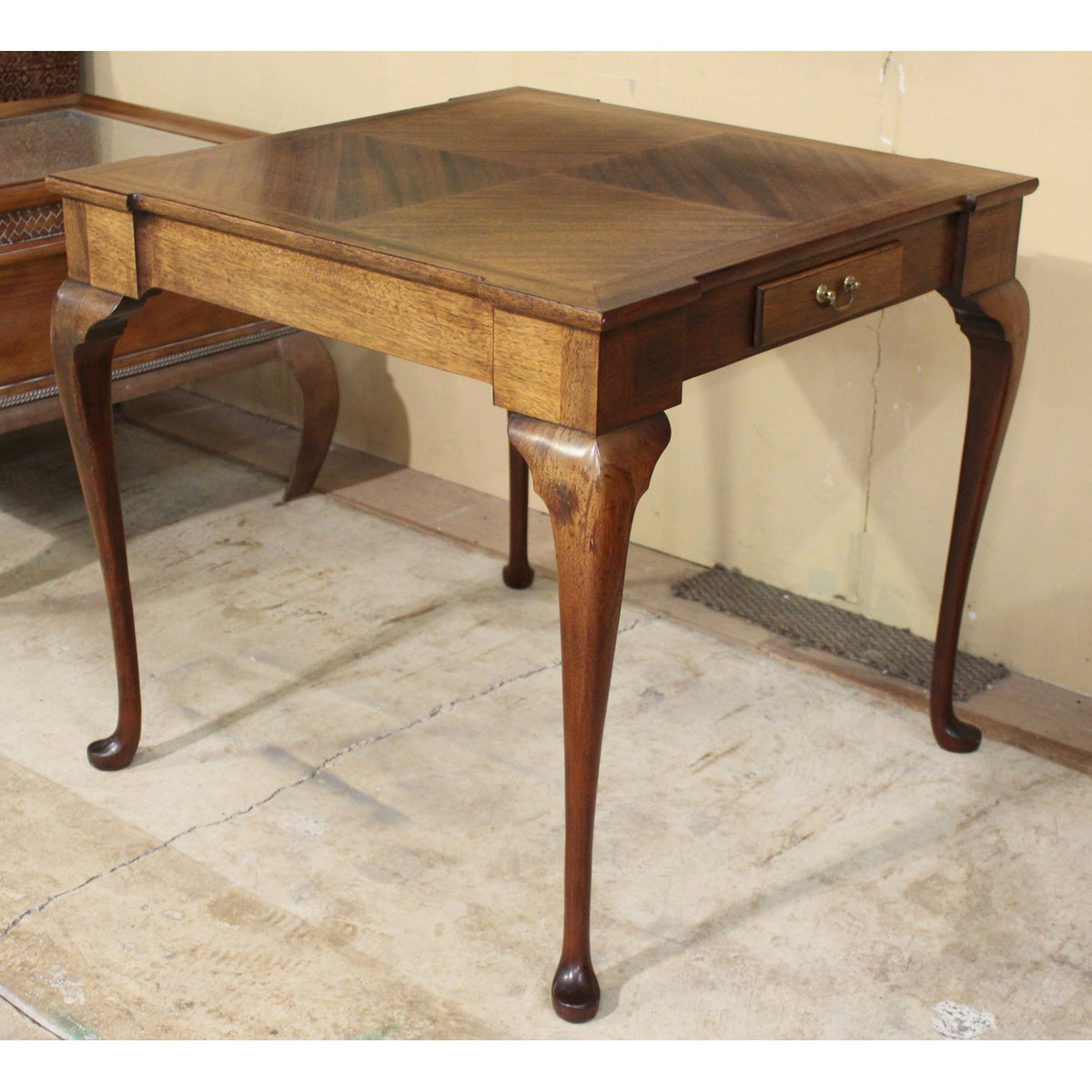 Mahogany Diamond Pattern Veneer Game Table