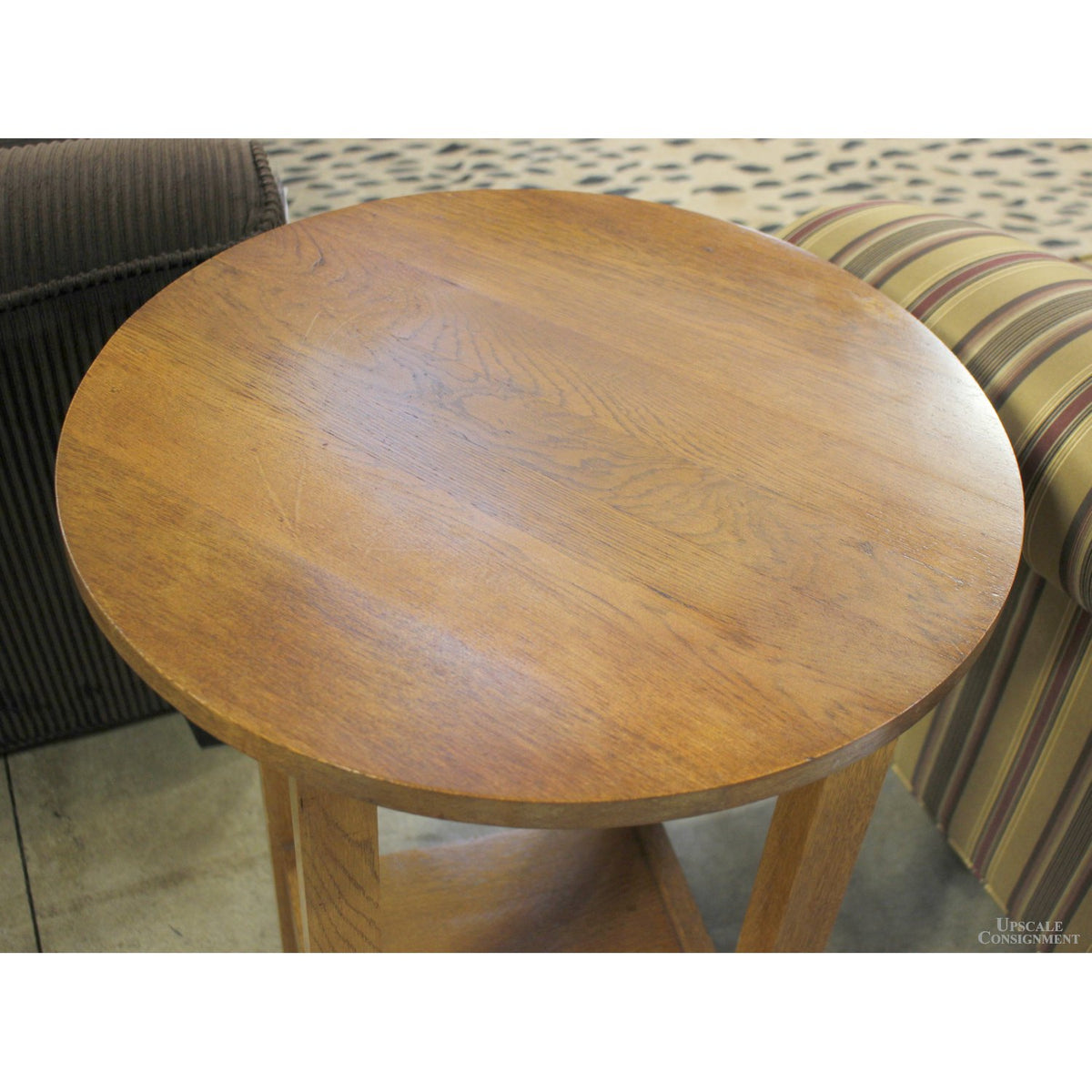 Carmen Manufacturing Co. Round Oak Accent Table