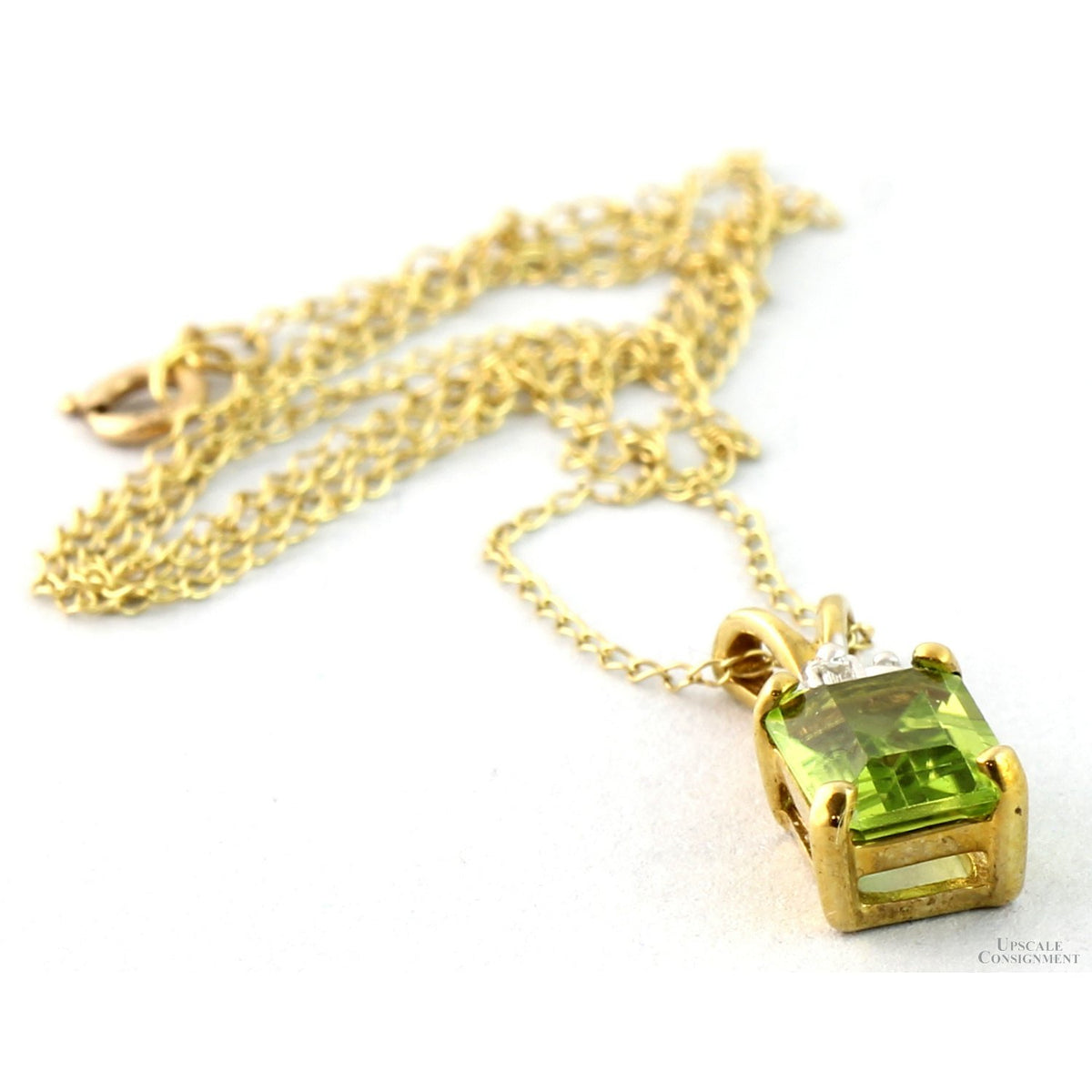 10K Gold Peridot & Diamond Pendant & 16" Chain Necklace