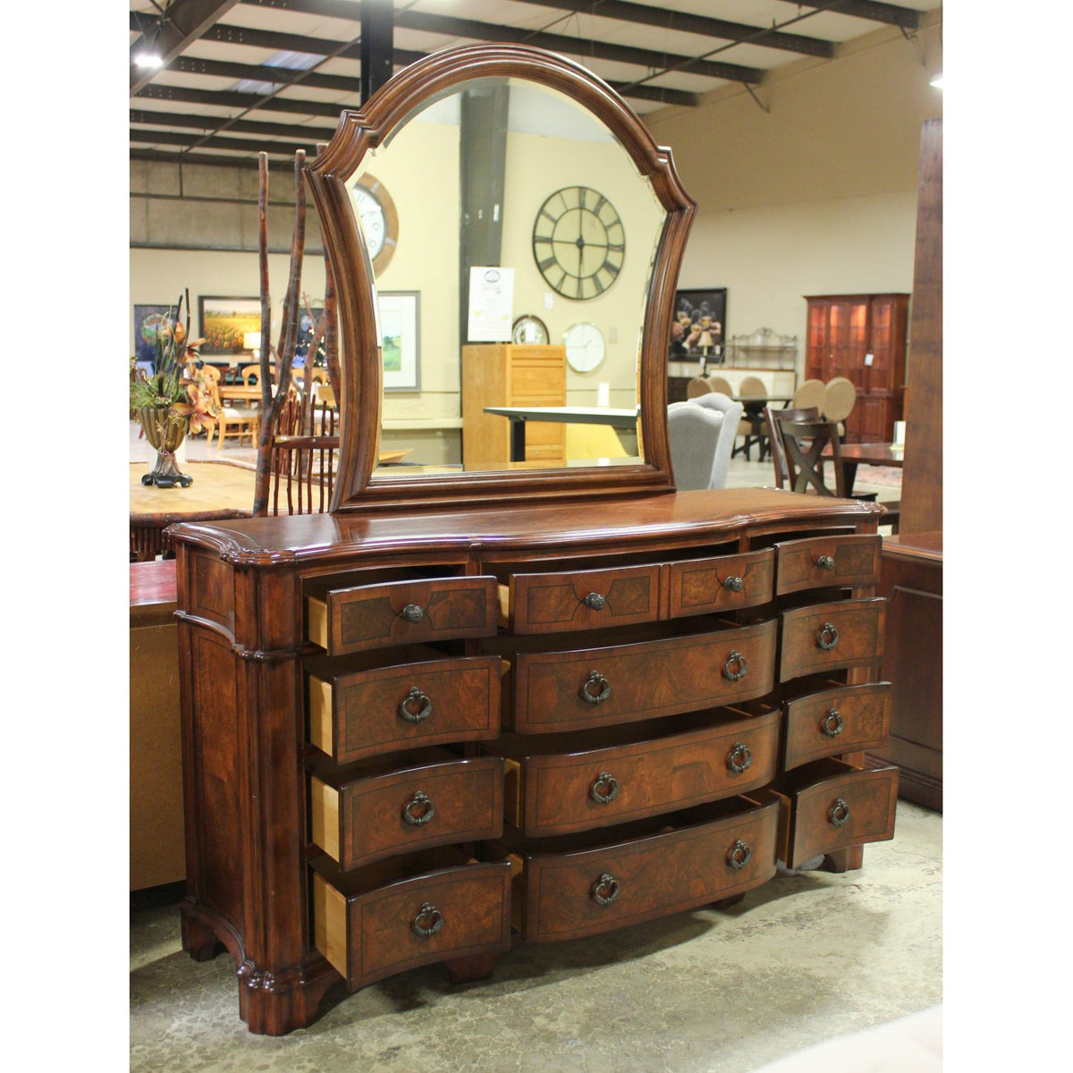 Serpentine Triple Dresser w/Mirror