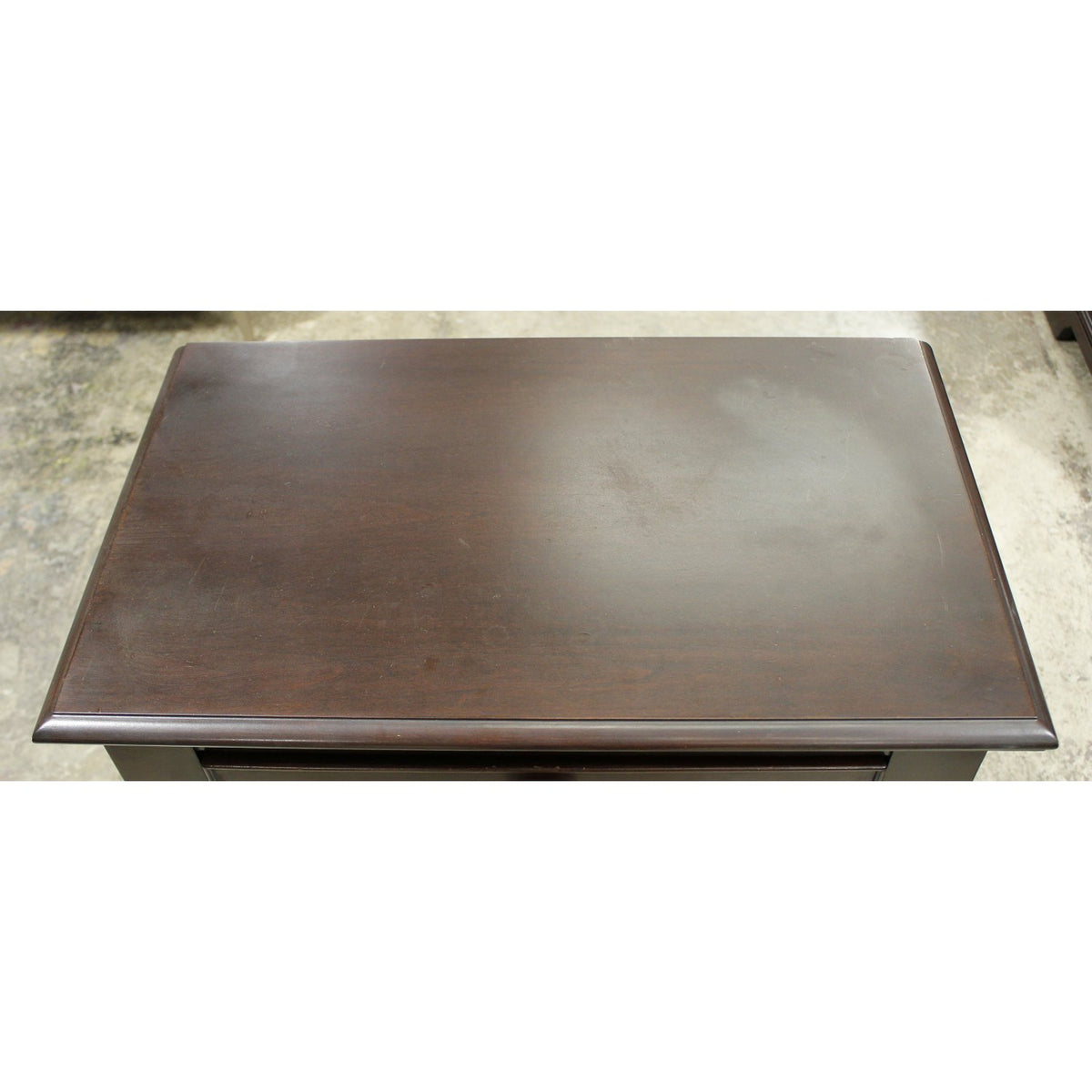 3 Drawer Nightstand w/Pillars