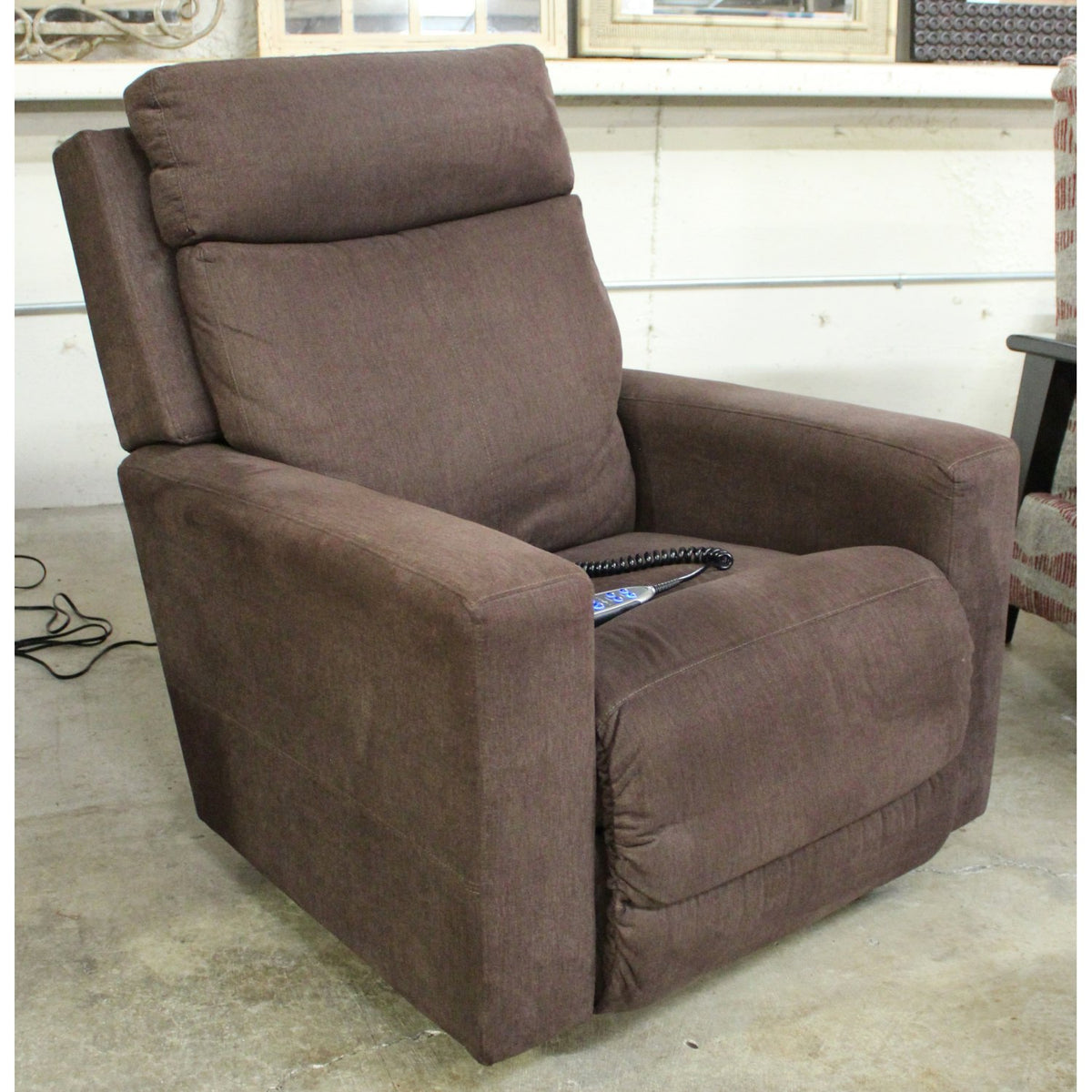 La-Z-Boy Swivel Dual Motor Power Recliner w/Adj. Headrest & Lumbar